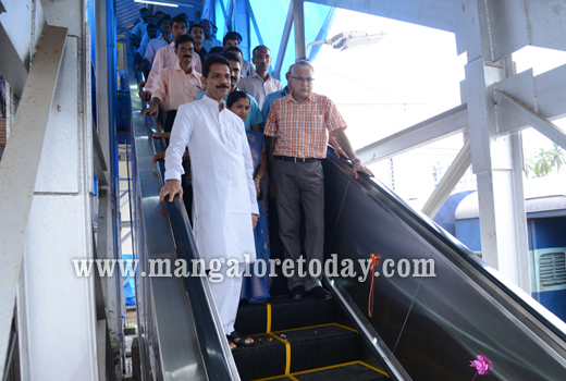 Railway Station gets two new Escalators 1